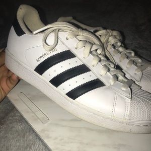Addidas superstars !